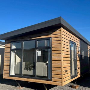 Mobilheim rubinrot (10 x 3,7 m)