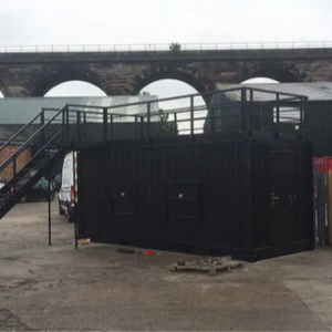 20-Fuß-Schiffscontainer, umgebaut zu einer Bar