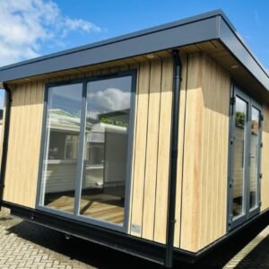 Apollo Wohnwagen (12,10 x 4,30 m)