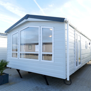 Mobilheim-Hütte (11 x 3,7 m)