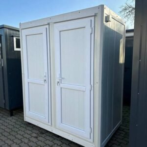 Sanitärcontainer mit Doppeldusche