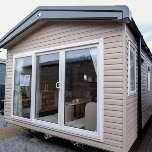 Mobilheim Mauersegler weinrot (11 x 3,7 m)