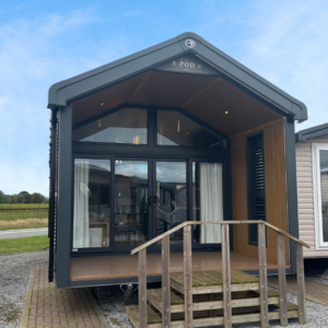 Mobilheim s-pod 6 (9,3 x 3,75 m)