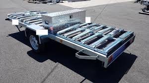 Anhänger transportiert 12 bis 15 Fahrräder in horizontaler Position - Neu